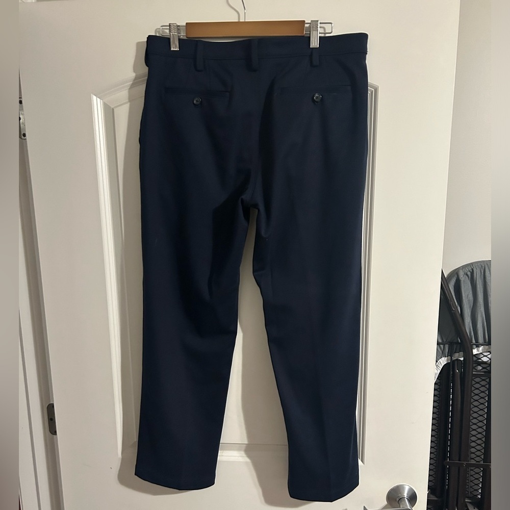 Men’s Van Heusen navy straight size 34x30 dress pants - Picture 2 of 7